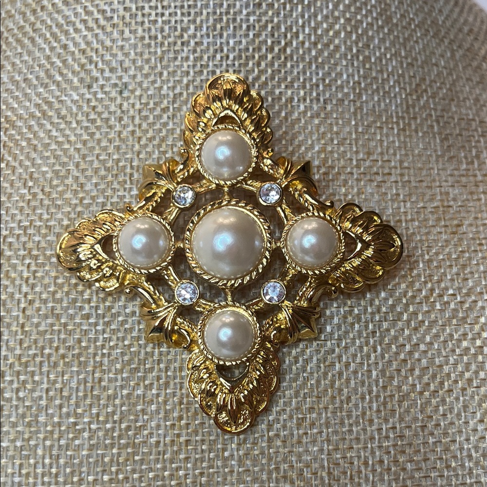 Vintage Kjl- Kenneth J Lane Maltese Cross Pendant… - image 1